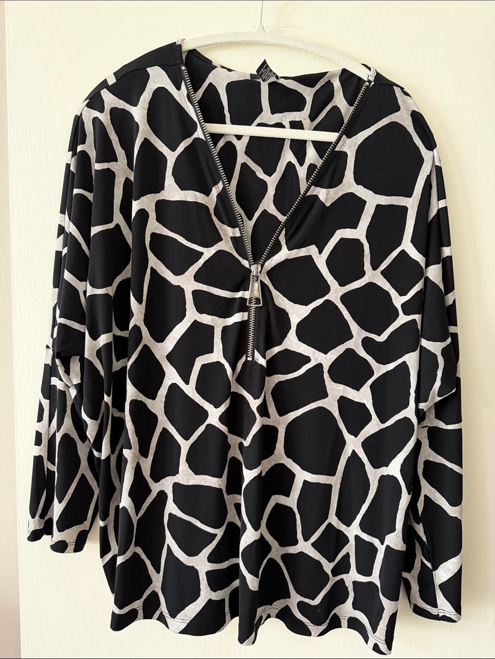 Alfani Black and White Giraffe-Print Zip Tunic